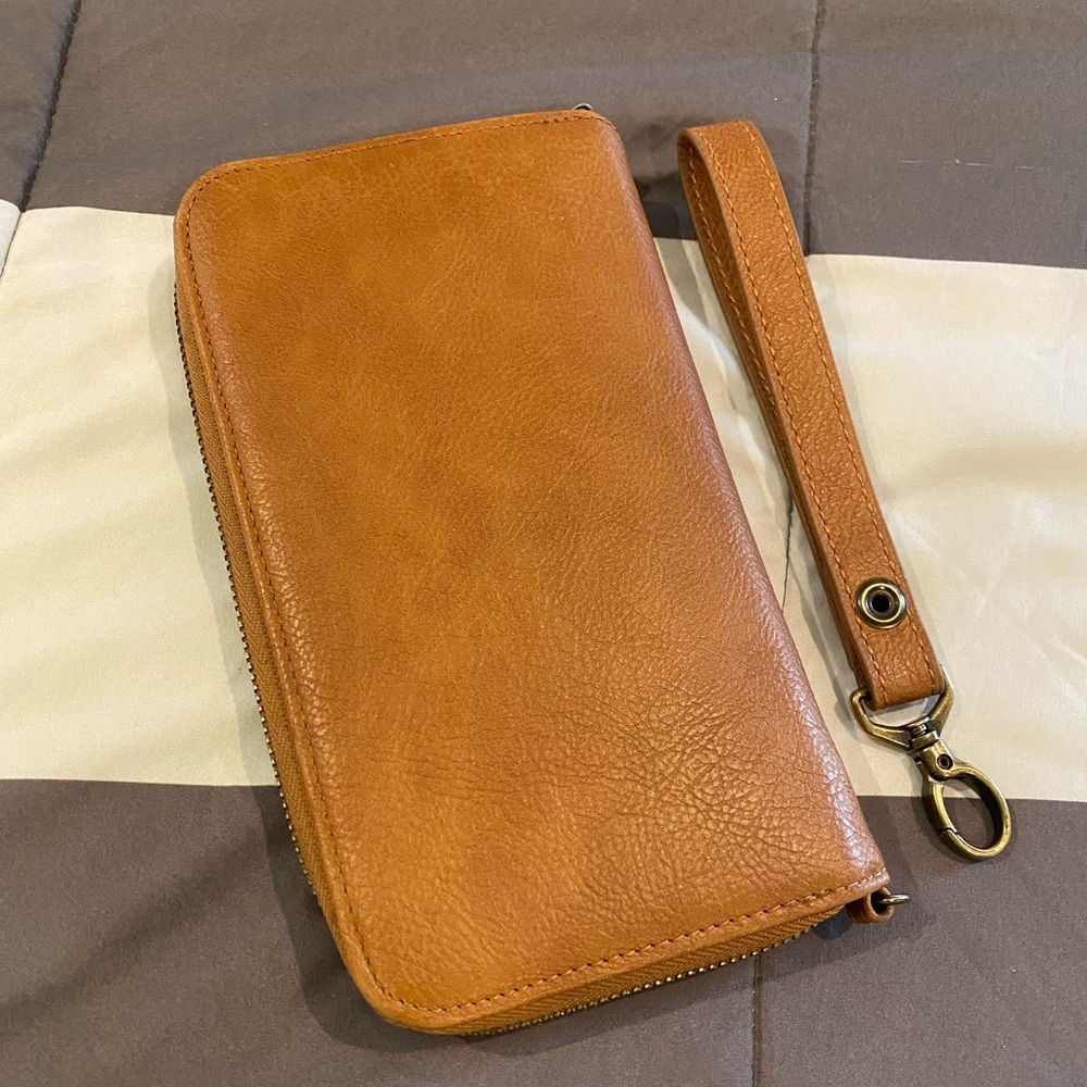 EUC thirty-one all about the Benjamin’s wallet with removable wristlet camel